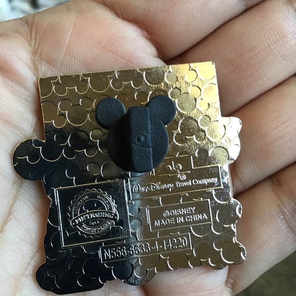 NWT Walt Disney Travel Company Lanyard and Collectible Mickey & Minnie Pin - Picture 6 of 7